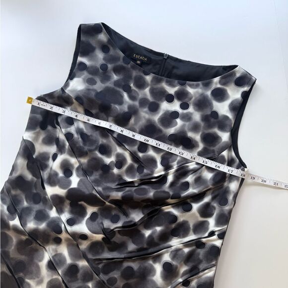 Escada Silk Abstract Sleeveless Sheath Dress w/Origami Pleating 40 EU 10 US - Picture 10 of 10